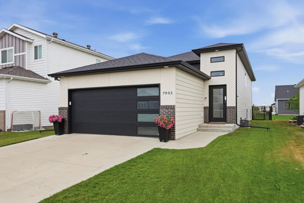 7903 Cottonwood Boulevard, Horace