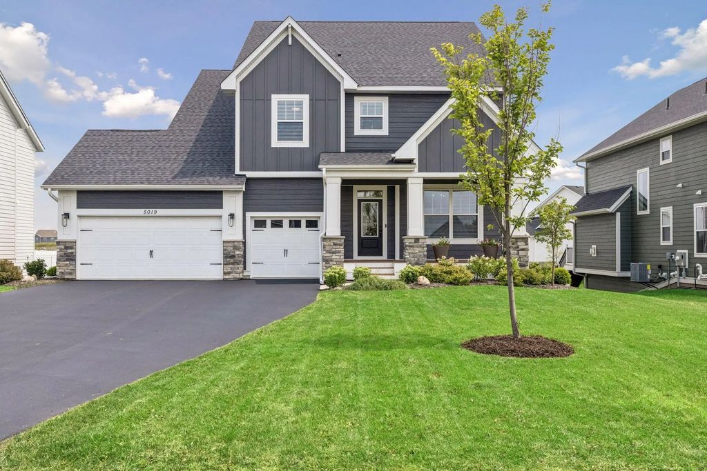 5019 Airlake Drive, Woodbury