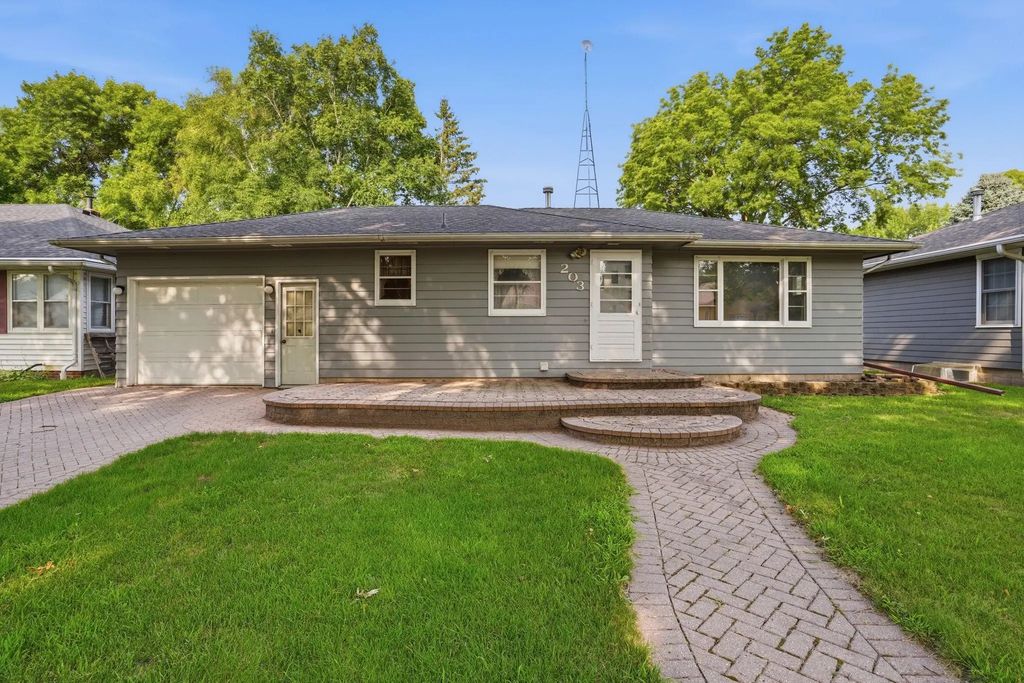 203 4th Street, Danube