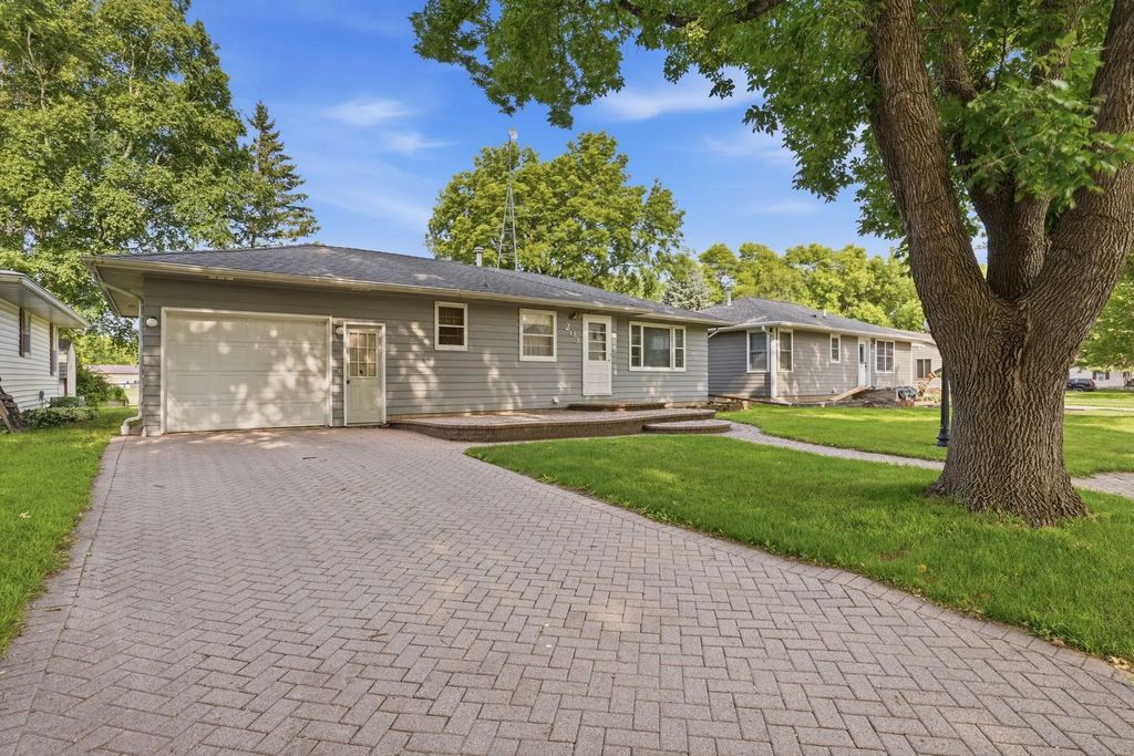 203 4th Street, Danube