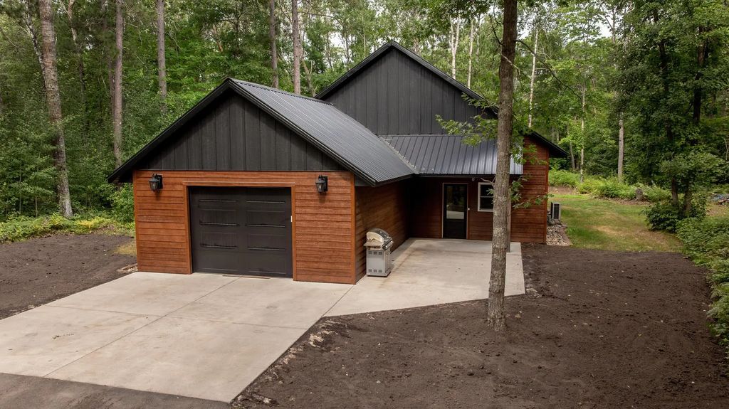 9598 Ossawinnamakee Road, Pequot Lakes