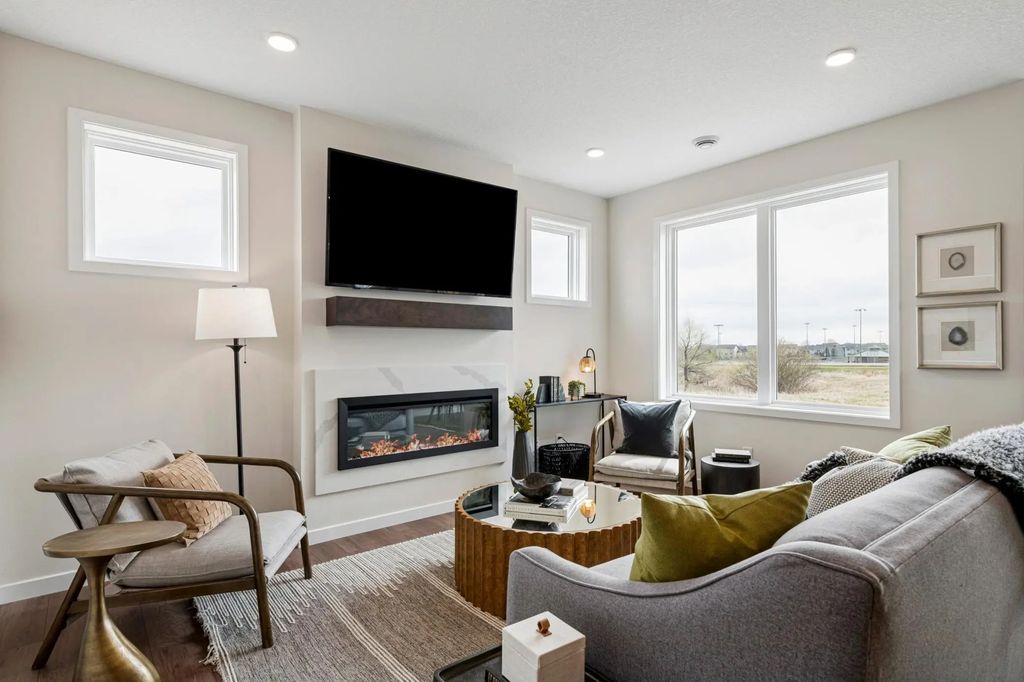 19140 Cloverleaf Way, Farmington