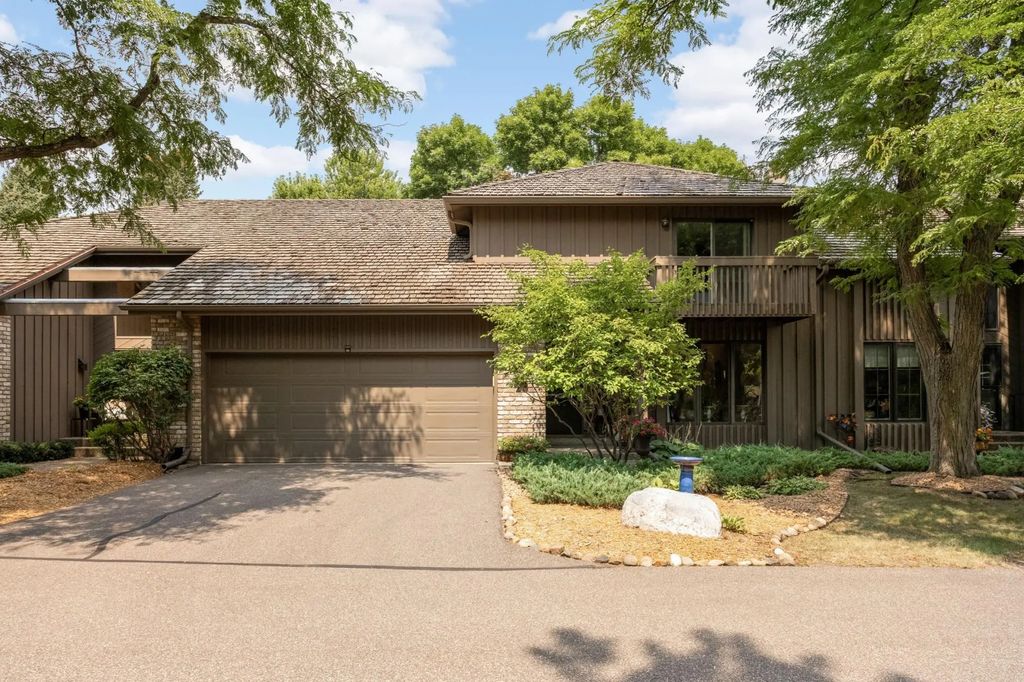 1775 Lexington Avenue S 23, Mendota Heights