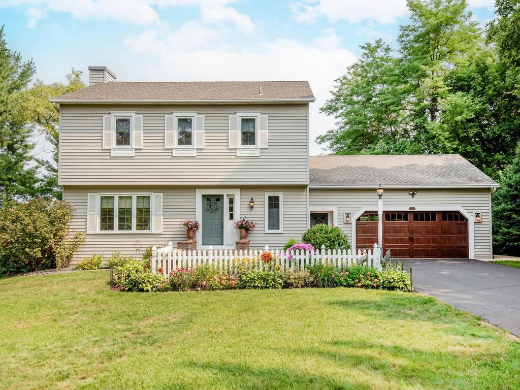 6256 Lynn Way, Woodbury