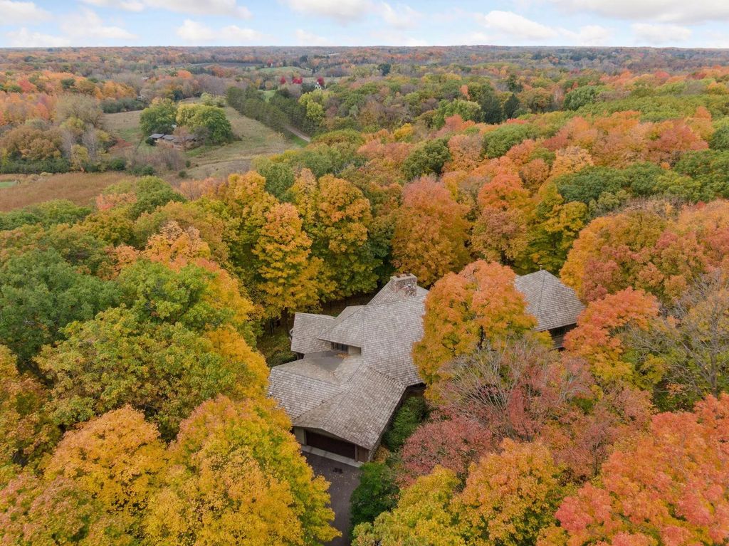 1420 Tamarack Drive, Medina
