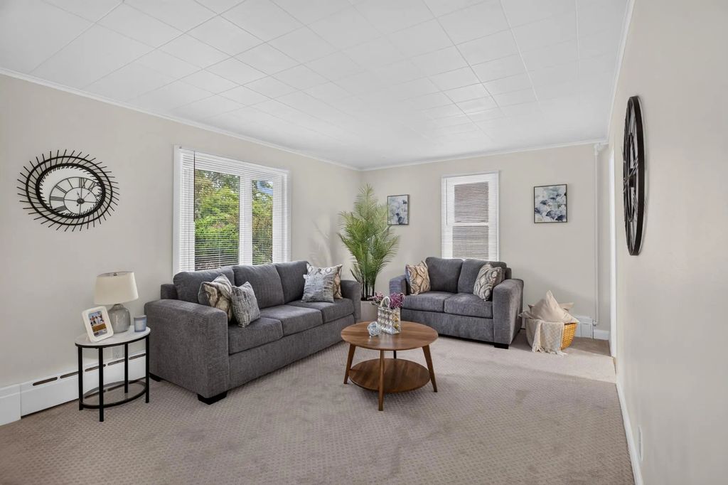 1232 Skillman Avenue W, Roseville