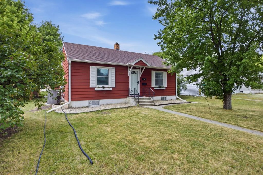 1614 9th Street N, Fargo