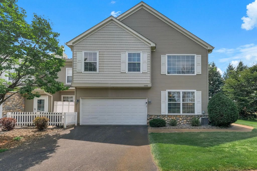 1899 Wildflower Court, Shoreview