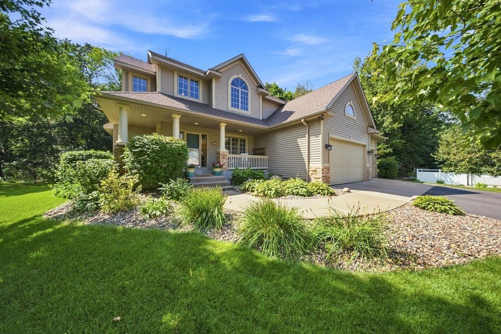 605 Knollwood Drive, Hudson