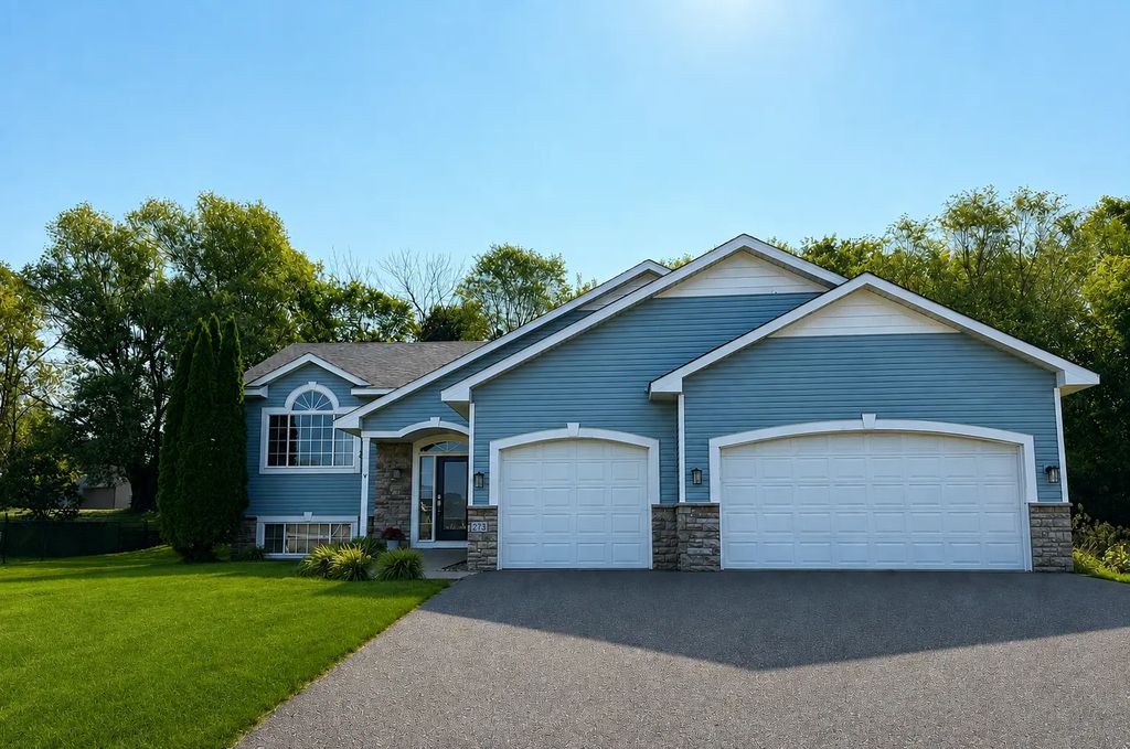2733 Galway Court, Hudson