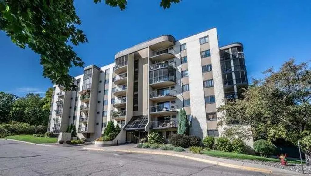 1111 Elway Street 203, Saint Paul