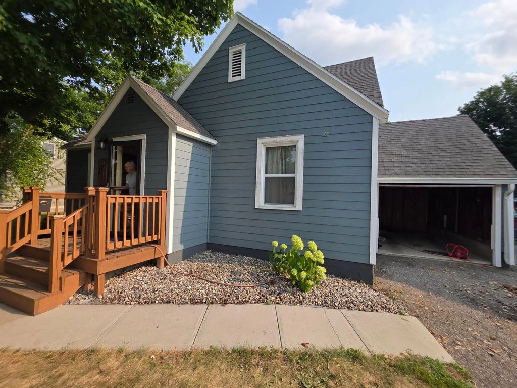 624 E Channing Avenue, Fergus Falls