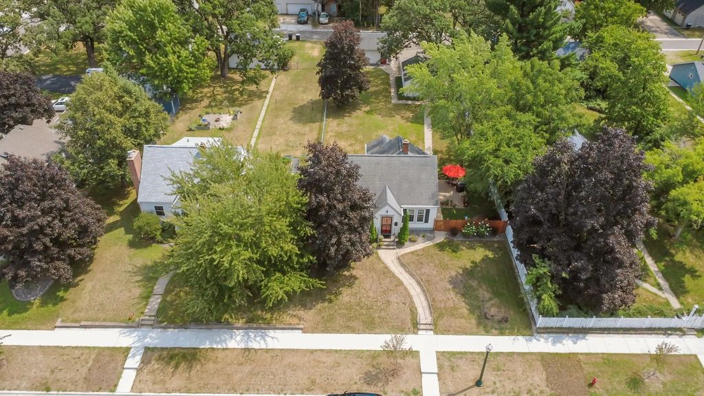 2226 Branch Avenue, Anoka