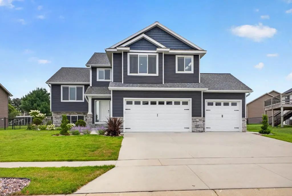 886 Portsmith Drive Nw, Rochester