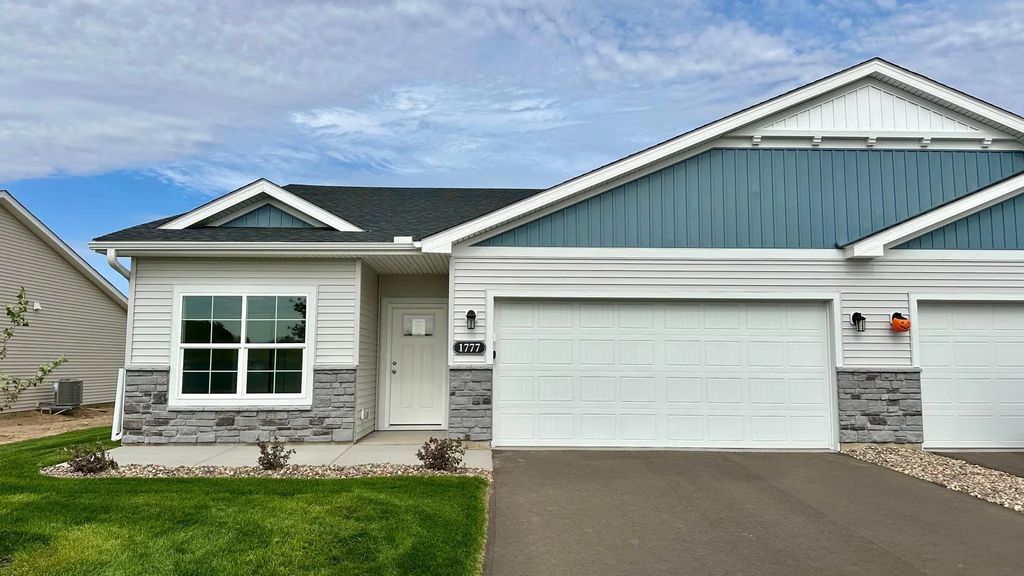 1777 Squirrel Way, New Richmond