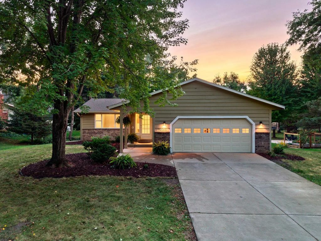 15045 Ironwood Court, Eden Prairie