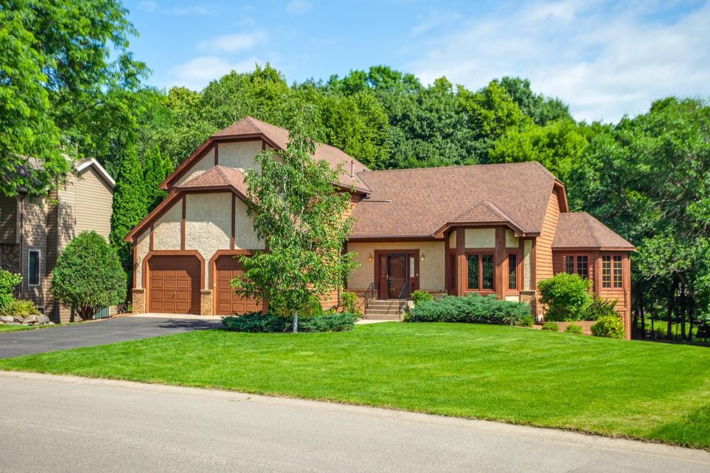 16760 N Manor Road, Eden Prairie