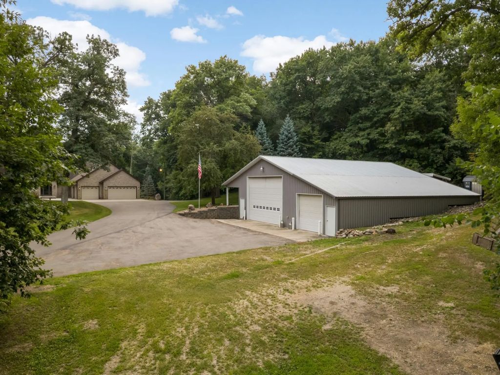 27125 Hamburg Avenue, Farmington