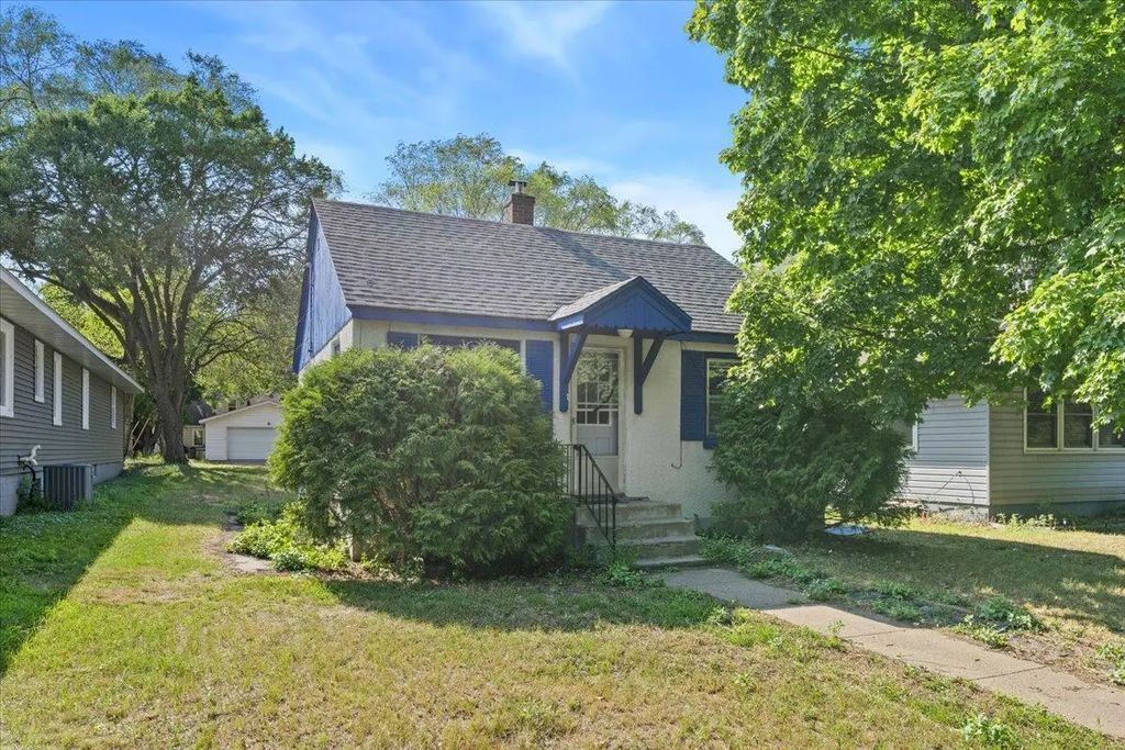 1719 7th Avenue S, Saint Cloud