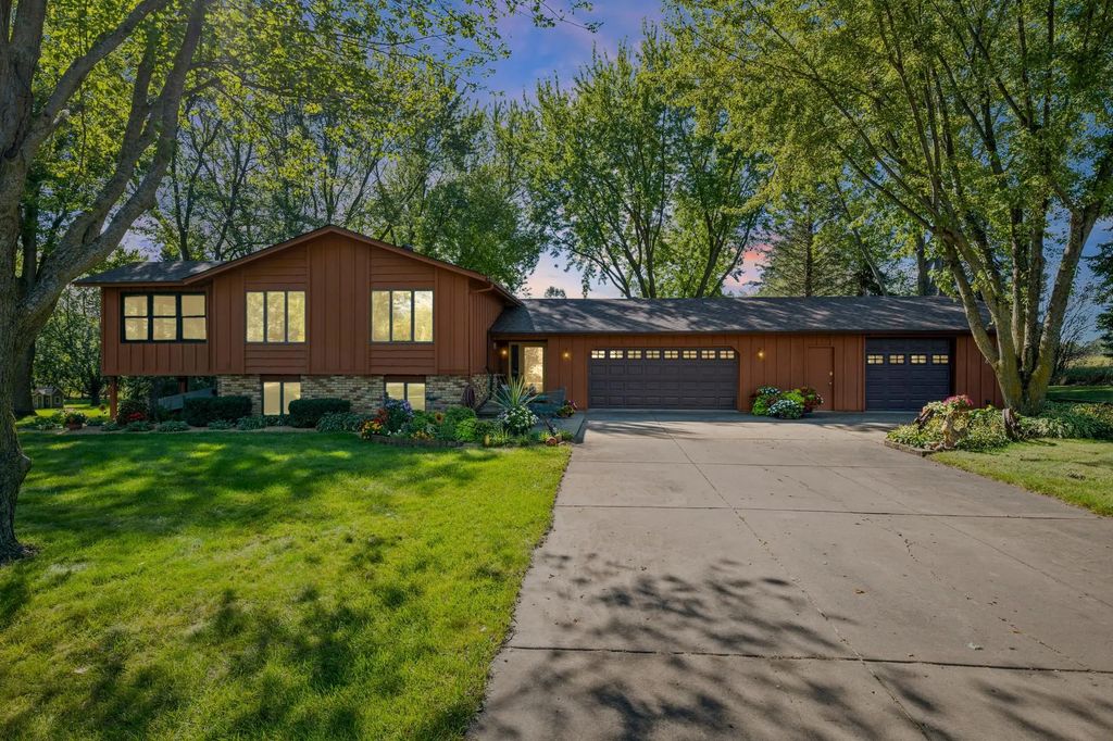 22465 Rush Creek Drive, Rogers