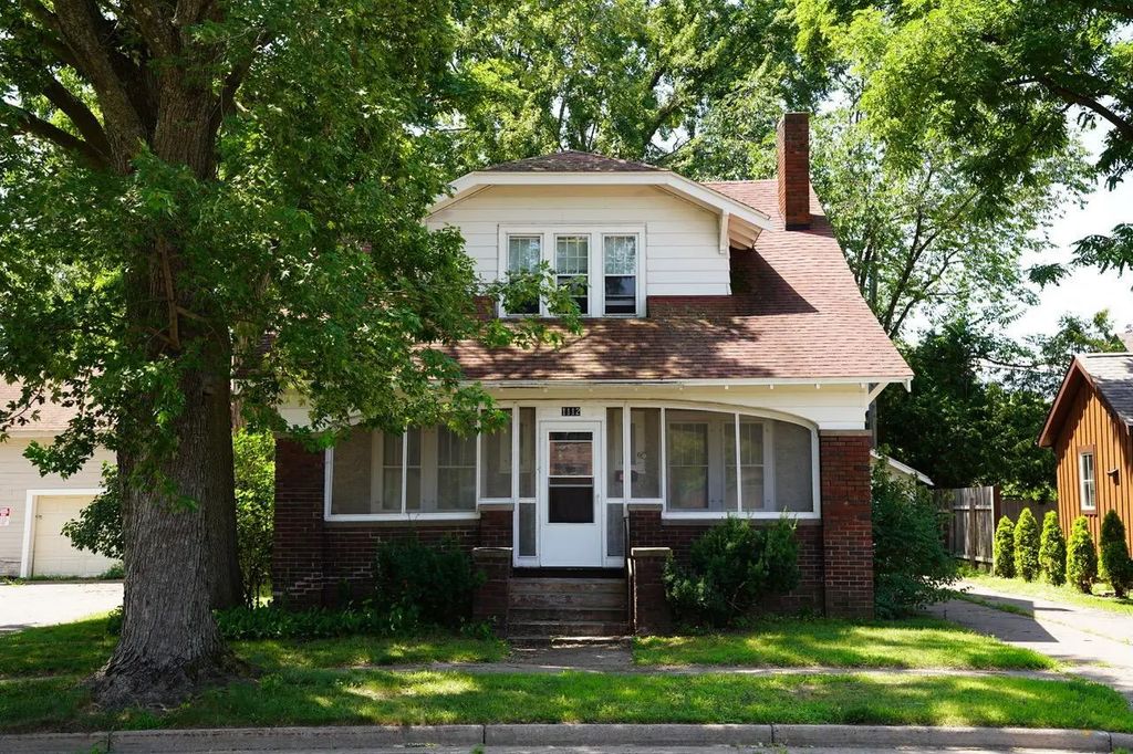 1112 S Barstow Street, Eau Claire
