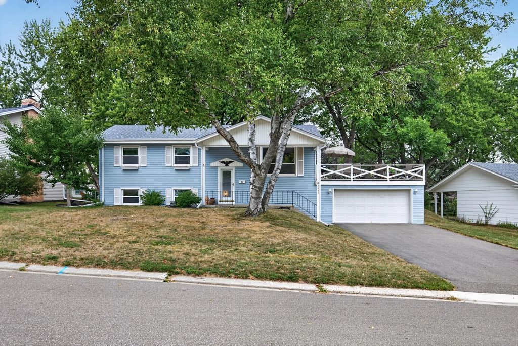 3461 Yukon Avenue N, New Hope