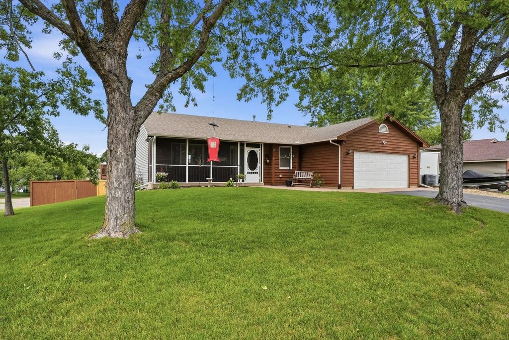 17314 Greentree Path, Lakeville