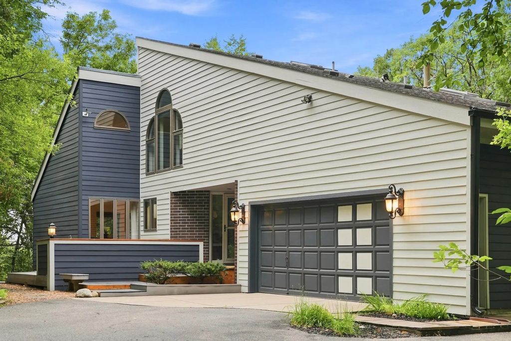 15120 Chestnut Circle, Burnsville