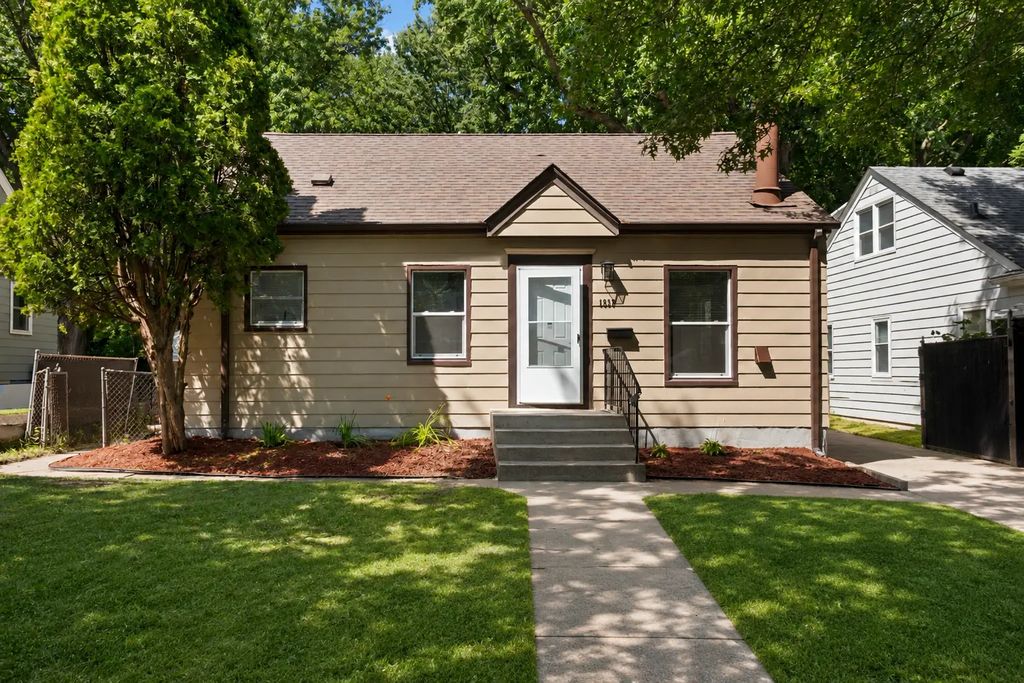 1939 5th Street E, Saint Paul