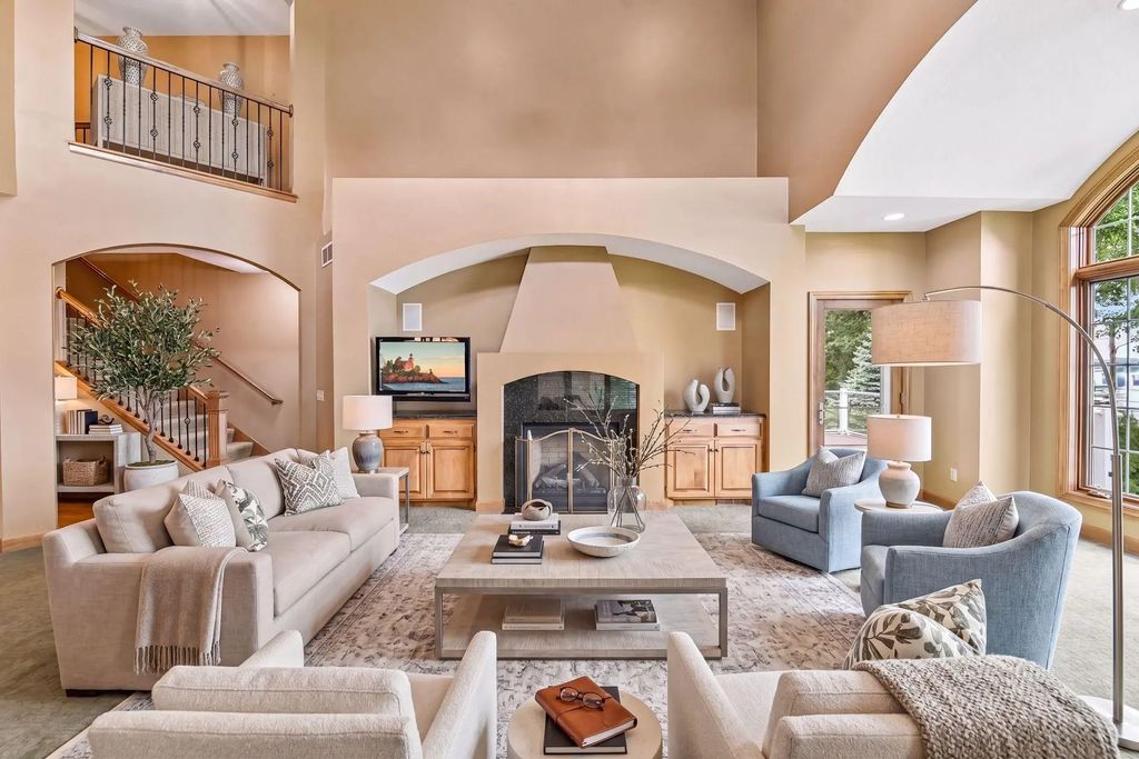 4531 Island View Drive, Mound