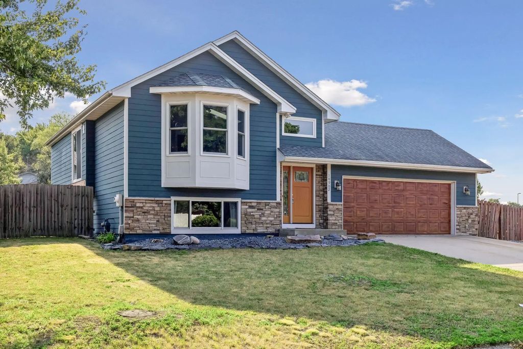 10902 Idaho Avenue N, Champlin