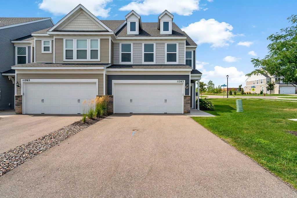 11263 Crestbury Drive, Woodbury