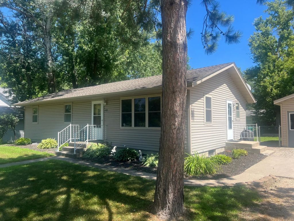 415 S Yale Avenue, Litchfield