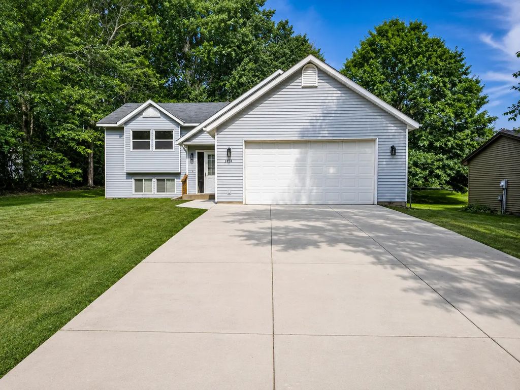3454 Willow Court, White Bear Lake