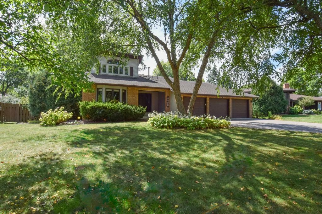4428 Pleasant Drive, Arden Hills