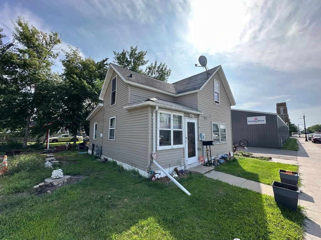 314 4th Street E, Thief River Falls
