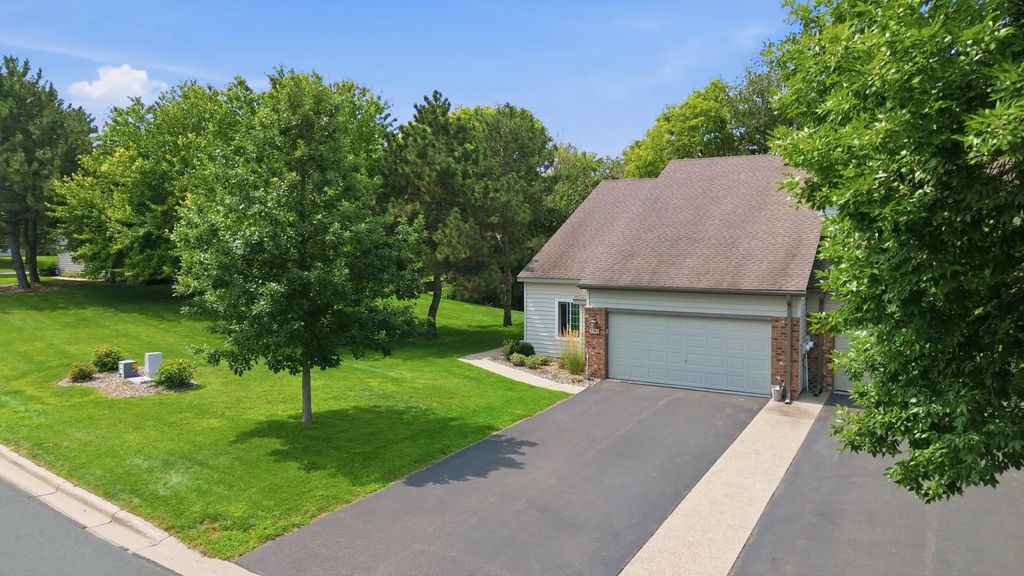 2501 Lockwood Drive 60, Mendota Heights