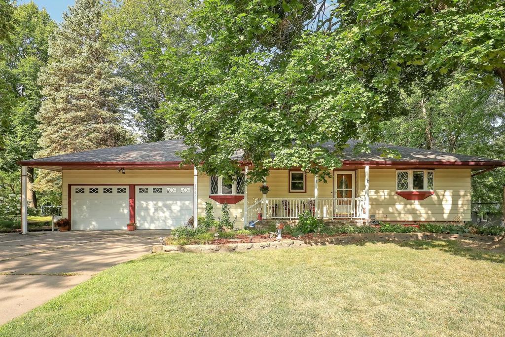 5840 Tennison Drive Ne, Fridley