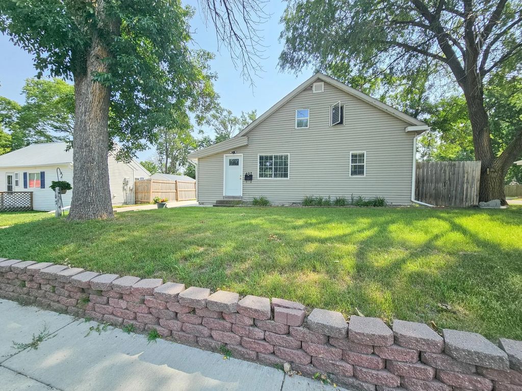407 S 2nd Street, Marshall