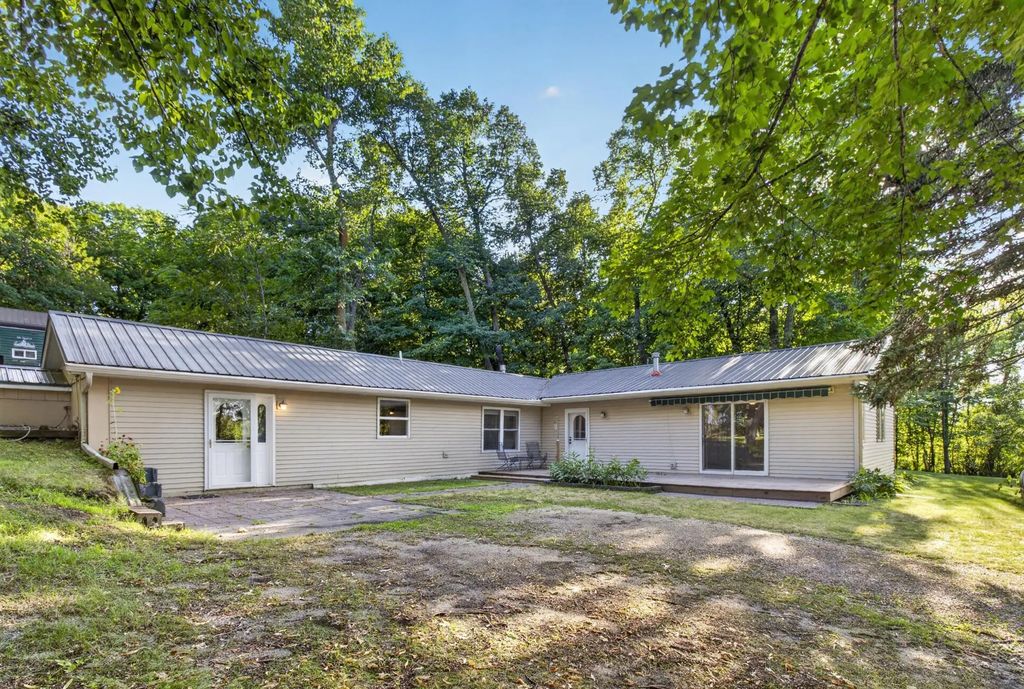42003 Engstrom Beach Road, Dent