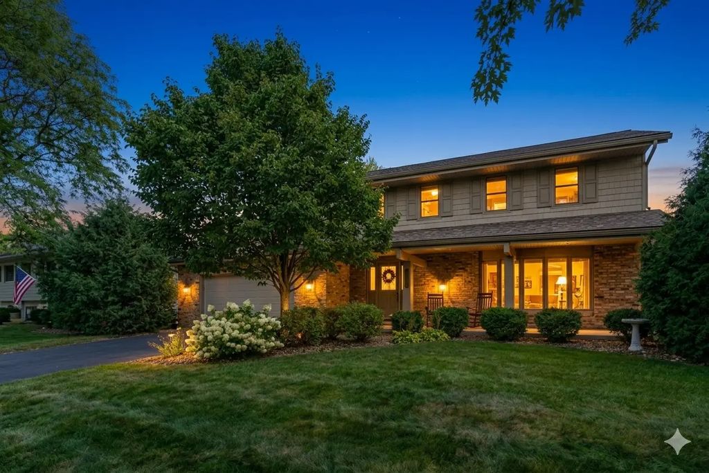 9903 Balmoral Lane, Eden Prairie