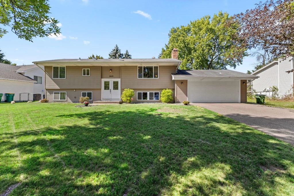 2449 Pearson Parkway, Brooklyn Park