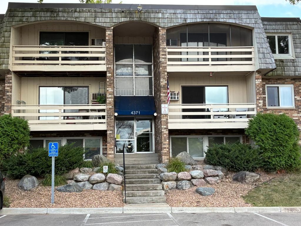 4371 Wilshire Boulevard 305, Mound