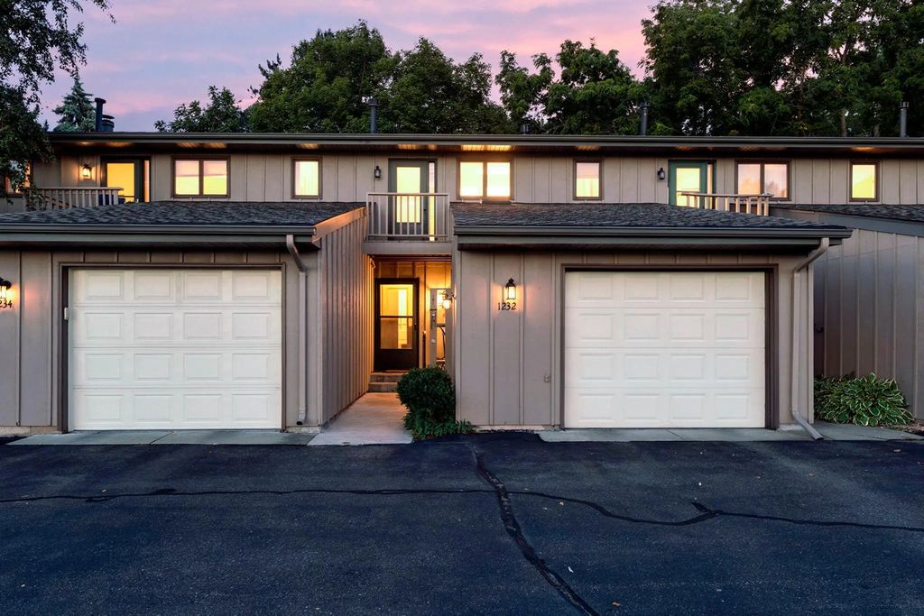1232 Woodley Street E, Northfield