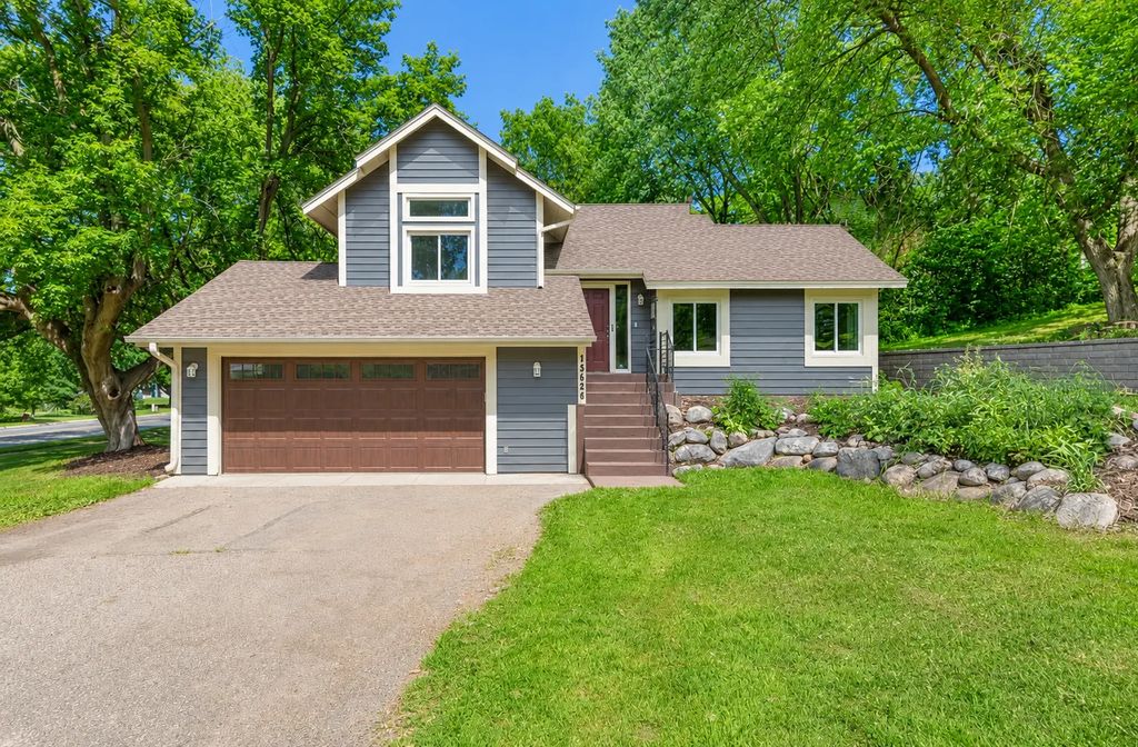 13628 Vincent Circle, Burnsville
