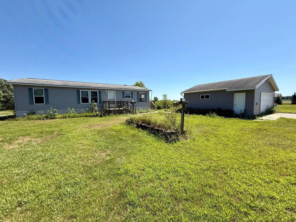 27427 County 98, Grey Eagle