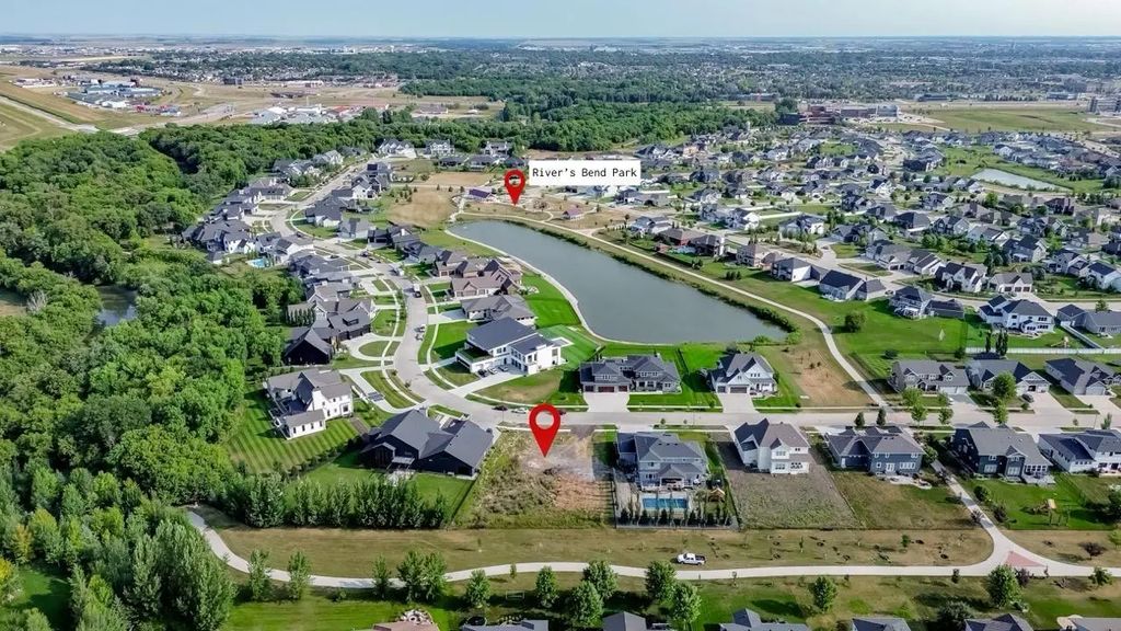 2812 Rivers Bend Drive E, West Fargo