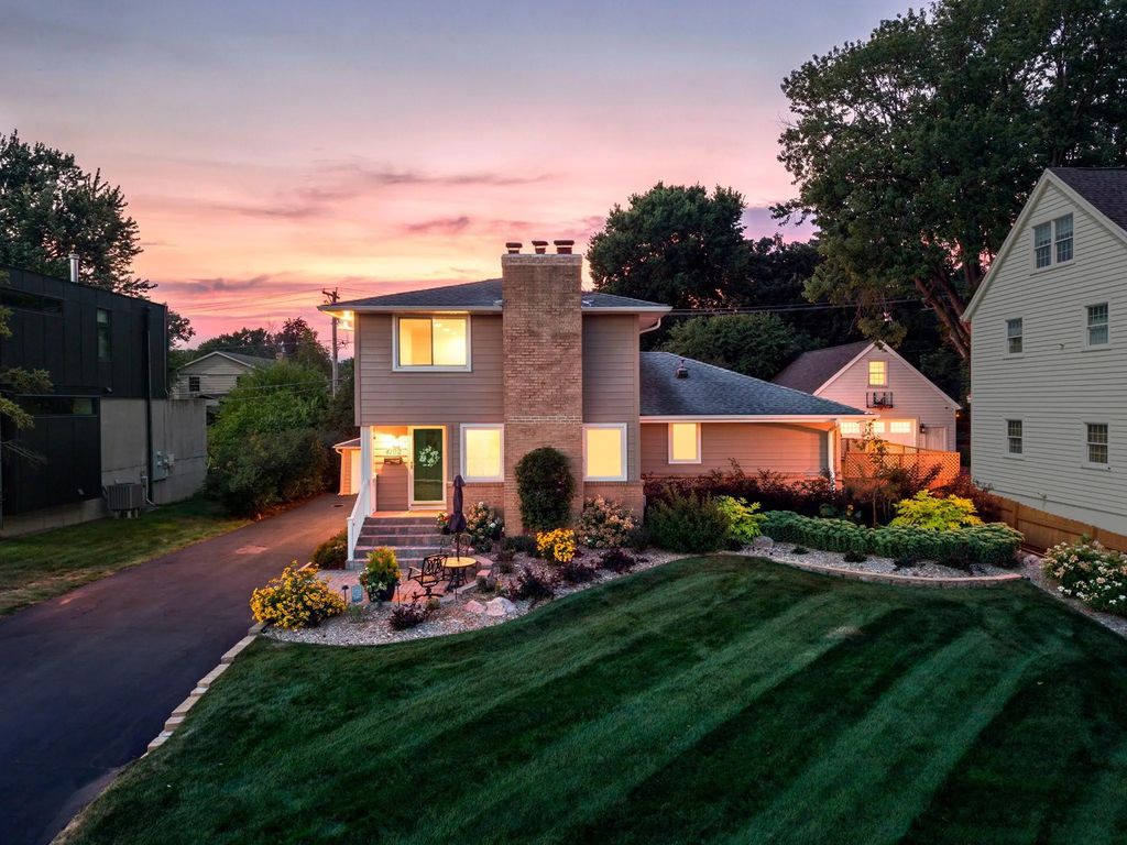4102 Grimes Avenue S, Edina