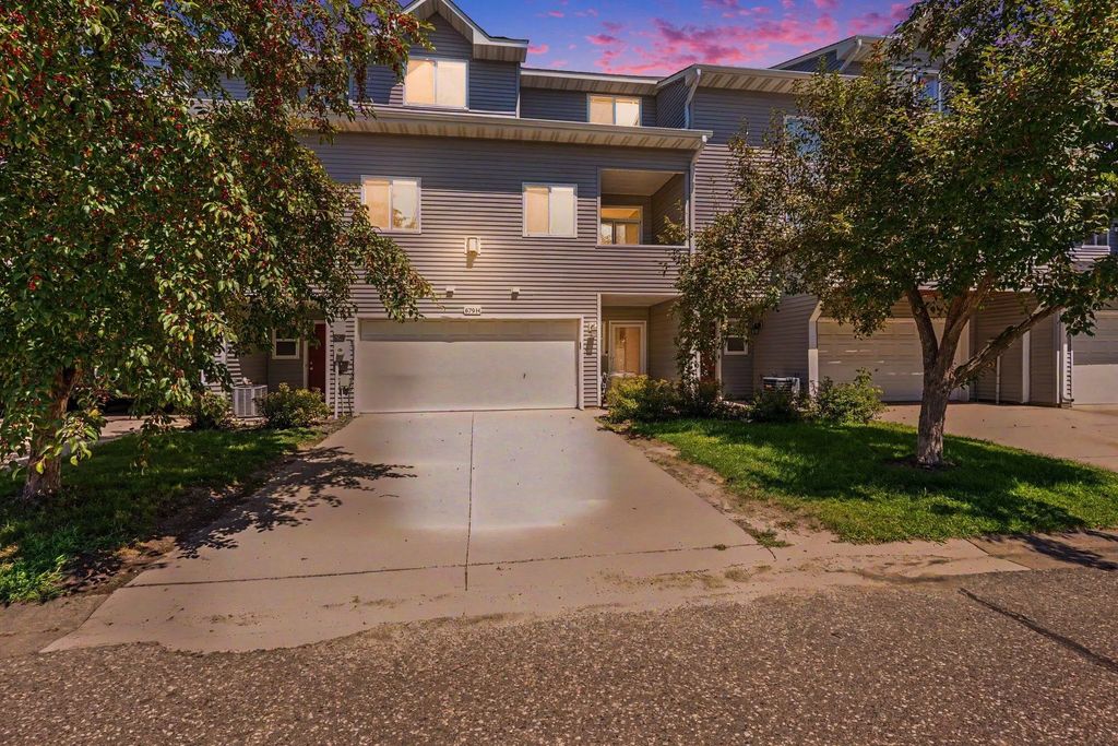 679 Woodduck Drive H, Woodbury