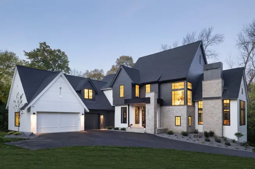 4435 North Shore Drive, Orono